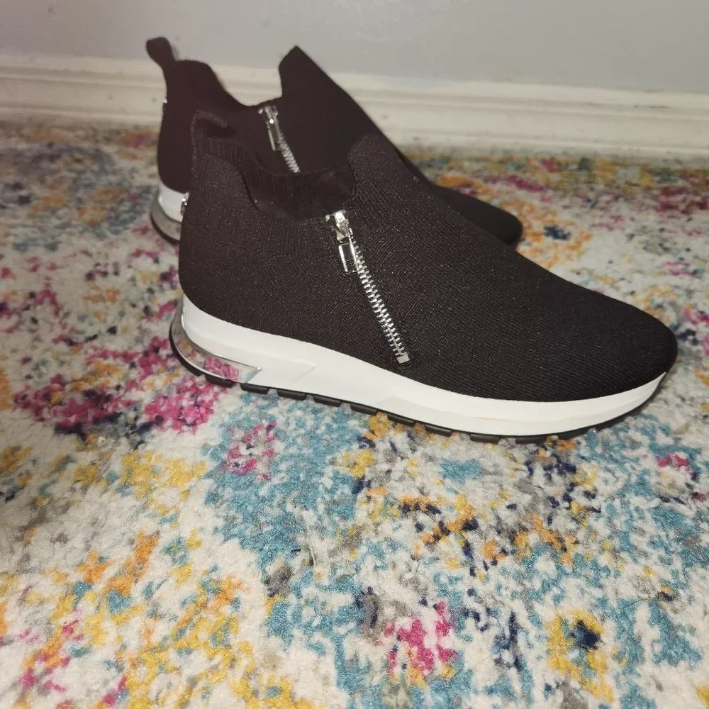 Steve Madden Black & White With Silver Accent Fly Knit Zip Platform Sneakers 8